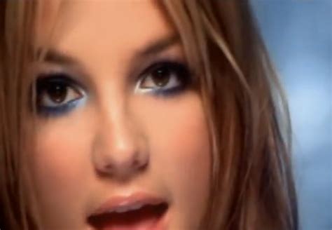 #90s #makeup #britneyspears | Tutoriales de maquillaje, Maquillaje ...