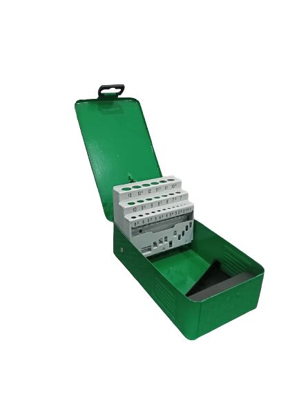 empty drill bit case