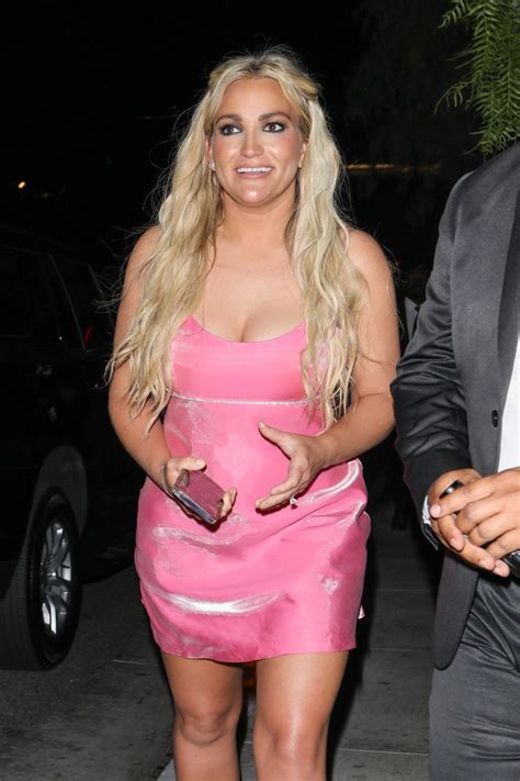 JAMIE LYNN SPEARS Leaves Dinner at San Vicente Bungalows in West
