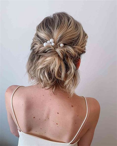 22 Perfect Prom Hairstyles for Short Hair in 2025
