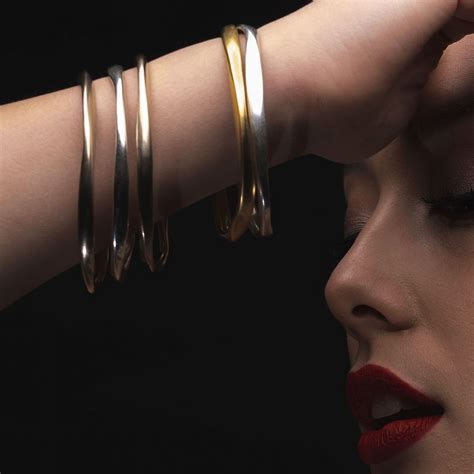 wave bangle silver hannah humpston jewellery