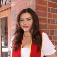 Victoria Hunt – SheKnows