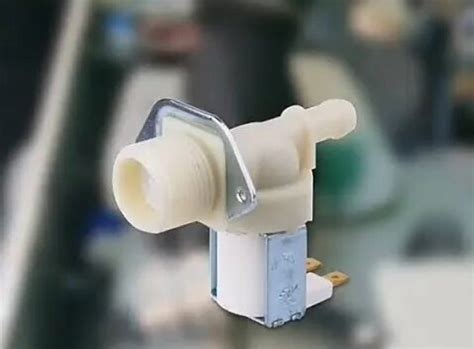 Как заменить заливной клапан в стиральной машине автомат - Смотреть ...