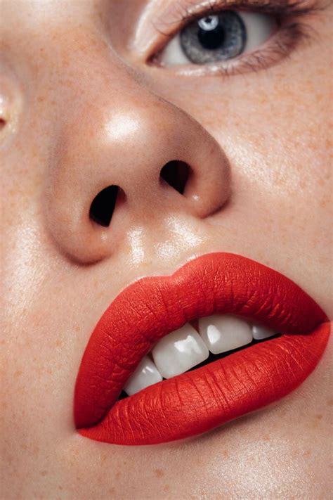 How to apply matte lipstick for a flawless, long lasting look (expert ...