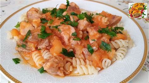 Гуляш с луком и яблоками. Очень вкусная подлива к любому гарниру ...
