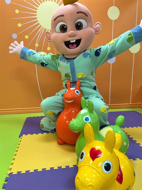Cocomelon Mascot - Fun Party - Location de Mascotte et Jeux Gonflables