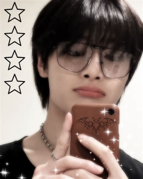 Pin by emii0yonii on чонинка♡ | Pretty people, Baby fox, Solo photo