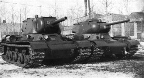 Опытный средний танк КВ-13