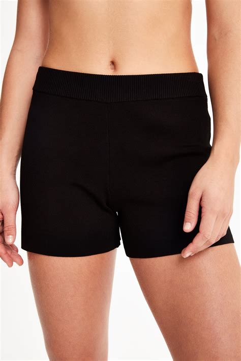 Lolë Mercer Short - Women's | Altitude Sports