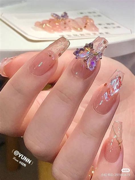 nails
