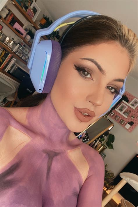 djarii on Twitter: "Live babes! Painting myself as Cat Woman with