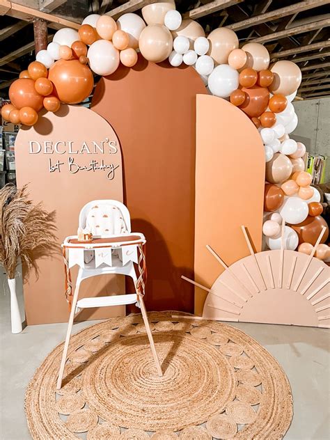 diy arched backdrop