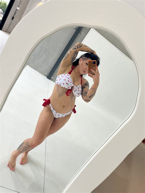 Charli Evans's feet