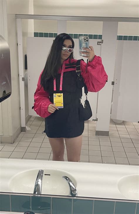 bread on Twitter: "@adeptthebest FIT GO CRAZYYY" / Twitter