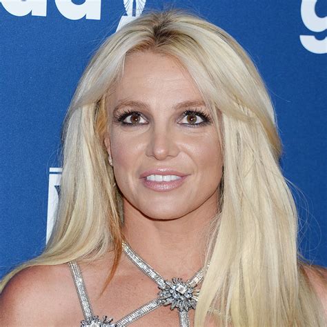 Britney Spears Steps Out For The First Time After Bombshell Memoir ...