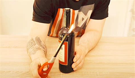 how to open bottle without corkscrew
