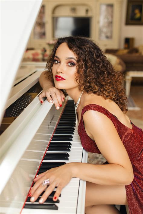 Exhibitionist+Women Photos, Download The BEST Free Exhibitionist+Women