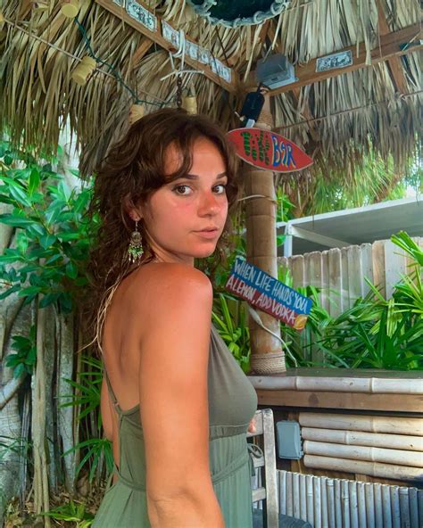 Leyla Ingalls : r/HotFemaleComedians