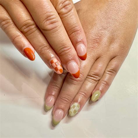 21 Classy Fall French Tip Nails - Sparkling Boy Ideas