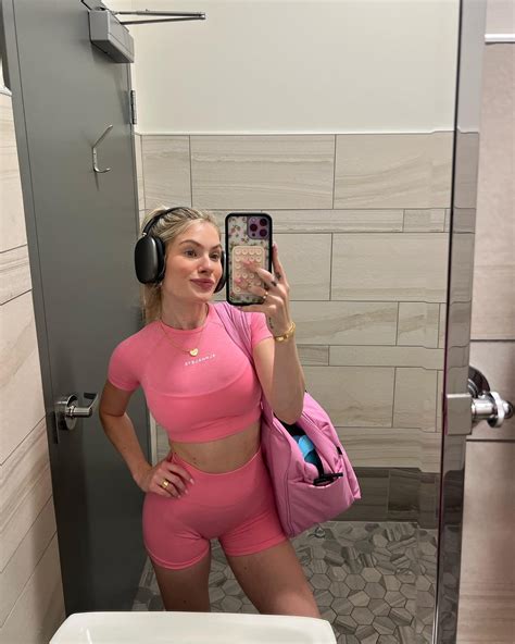 Fit Selfies : r/Claudia_Walsh