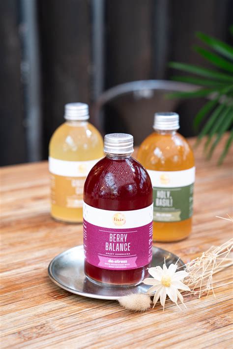 Practise mindful eating for lower stress, say scientists – smell, feel