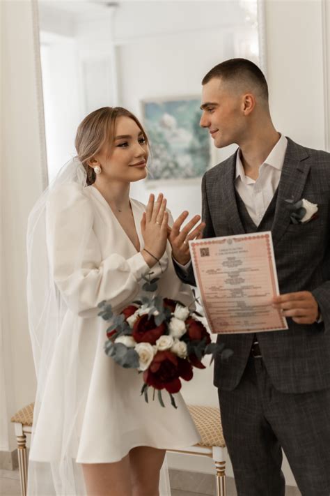 свадебная фотосессия регистрации брака в загсе | Wedding picture poses ...