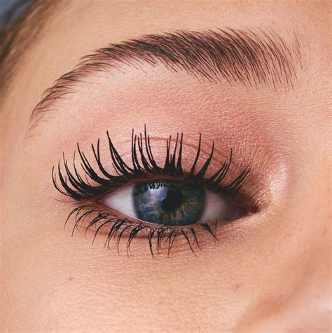 How To Apply Pencil Eyeliner