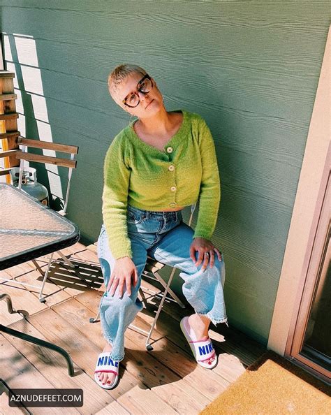 KATIE WILLERT Feet - AZNudeFeet