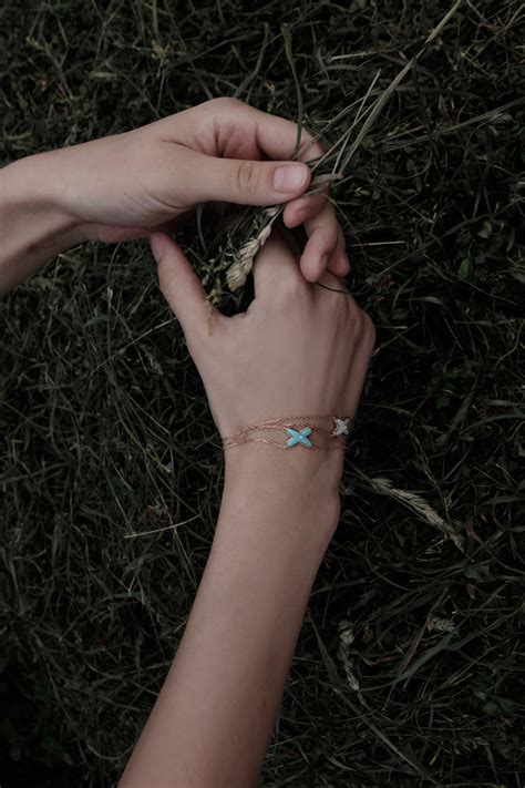 Браслеты Chaumet с бирюзой и перламутром
