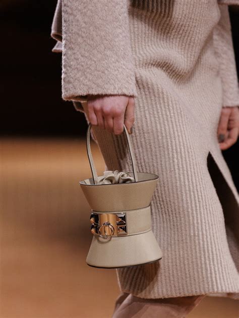 Неделя моды в Париже: ода волосам в коллекции Hermès