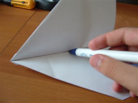 Paper Glider : 13 Steps - Instructables