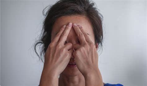 How face yoga can reduce signs of ageing and make you look younger ...