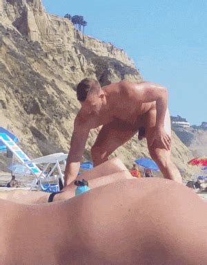 photo naked men   beach page  lpsg