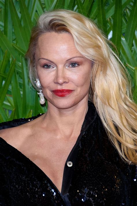 Pamela Andérson - Pamela Anderson - CosmedixUK / Pamela anderson, 48
