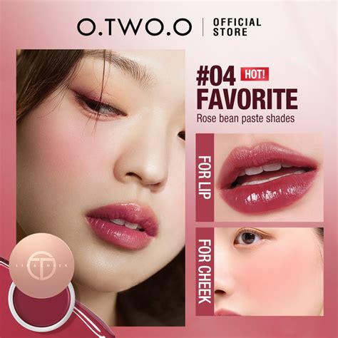 O.TWO.O HYDRATING GLOSS LIP AND CHEEK BALM – OTWOO.COM.PK