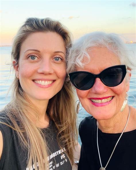 Nicki Clyne (@nickiclyne) • Instagram photos and videos