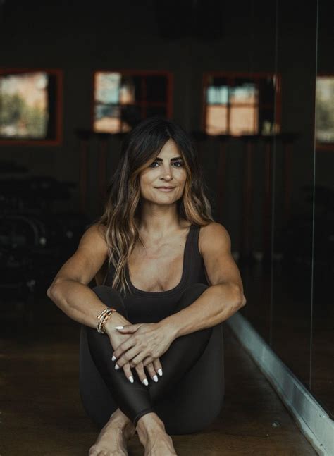 HEADING TO THE WINDY CITY | ALISON VICTORIA — Athleisure Mag