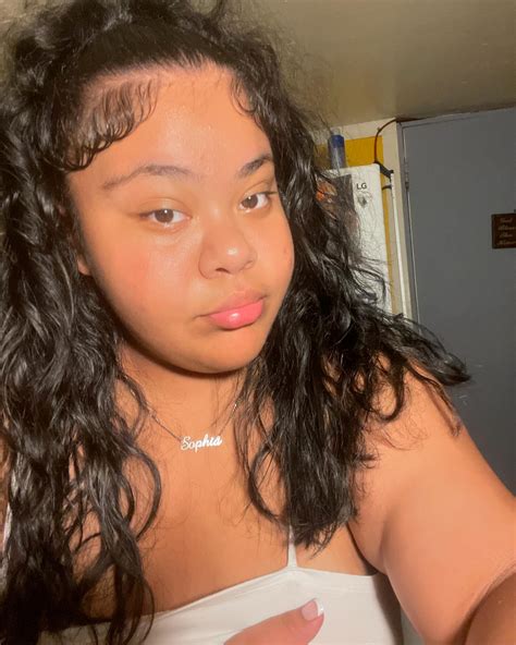 𝒮ℴ𝓅𝒽𝒾𝒶 𝓈𝒶𝓃𝒸𝒽ℯ𝓏 (@phiatheexclusive) • Instagram photos and videos