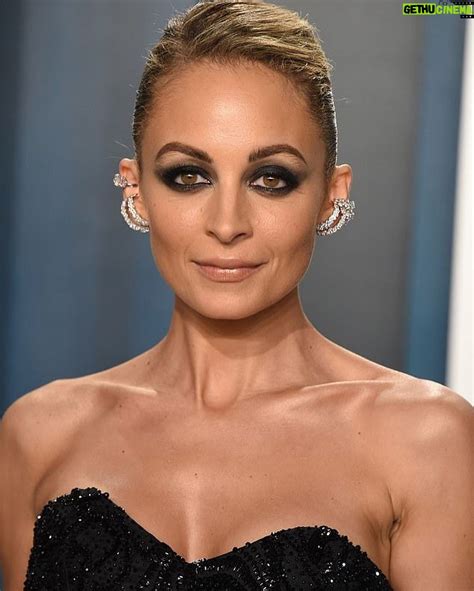 Actress Nicole Richie HD Instagram Photos and Wallpapers April 2020