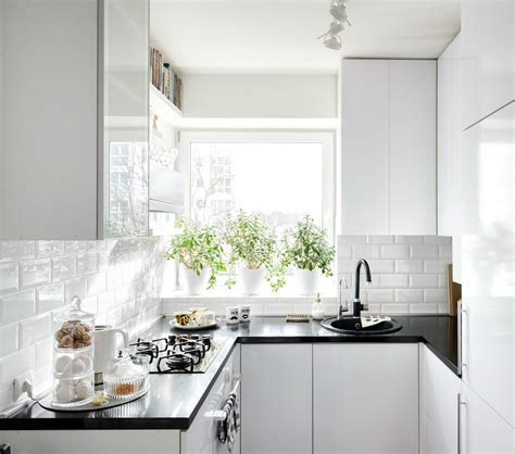 Маленькая стильная белая кухня | Small apartment kitchen, Kitchen ...