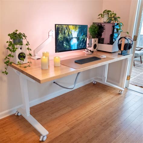 A Review of the UPLIFT Standing Desk (Birch Butcher Block)