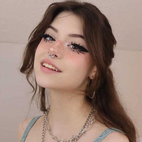 Discover why American Twitch streamer Hannah Owo was banned on Twitter ...