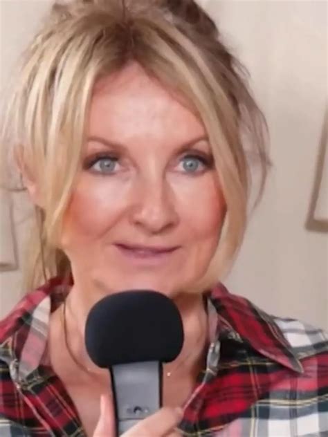 Erste Periode, Arztbesuche und Co.: Warum Momfluencer eine Gefahr für