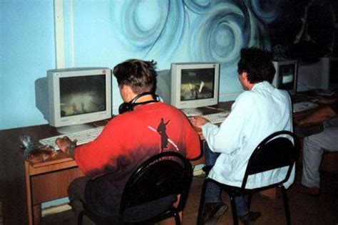 Фотообзор компьютерных клубов и интернет-кафе: стандартный компьютерный ...
