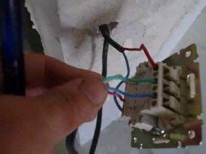Как подключить тройной переключатель с розеткой