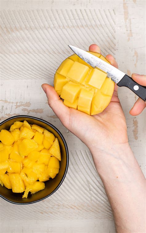 mango season   pick cut  store mango