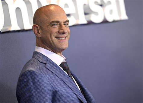 Jason and Alexis: Christopher Meloni works out naked? – myTalk 107.1
