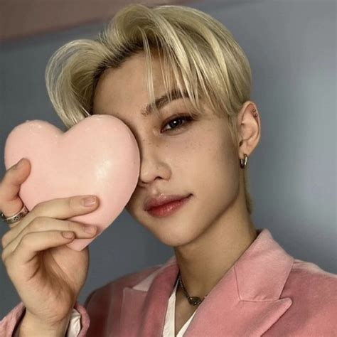 lee felix icon pfp selca skz stray kids #kpop in 2022 | Felix stray ...