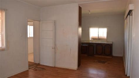 Five-bedroom Coober Pedy property for sale for $50,000 | 7NEWS