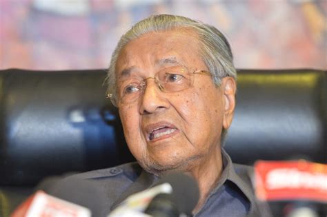 Dr Mahathir claims Anwar wasn’t ‘elected’ PM, challenges him to hold ...